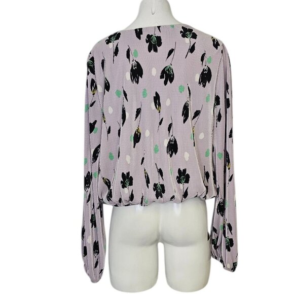 ASTR The Label Womens Pleated Plisse Surplice V-Neck Floral Blouse, Size XL - Picture 2 of 9